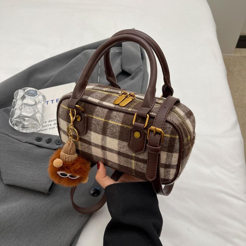 Trendy Boston Mini Bag For Women 2023 New Winter Unique Design Woolen Color Block Handbag кофейный