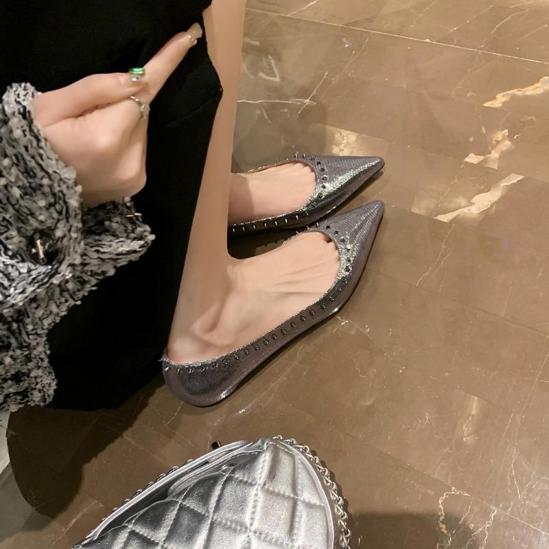 ~ Light mouth pointed leather solid color versatile small rivet buckle flat sole shoes women's summer