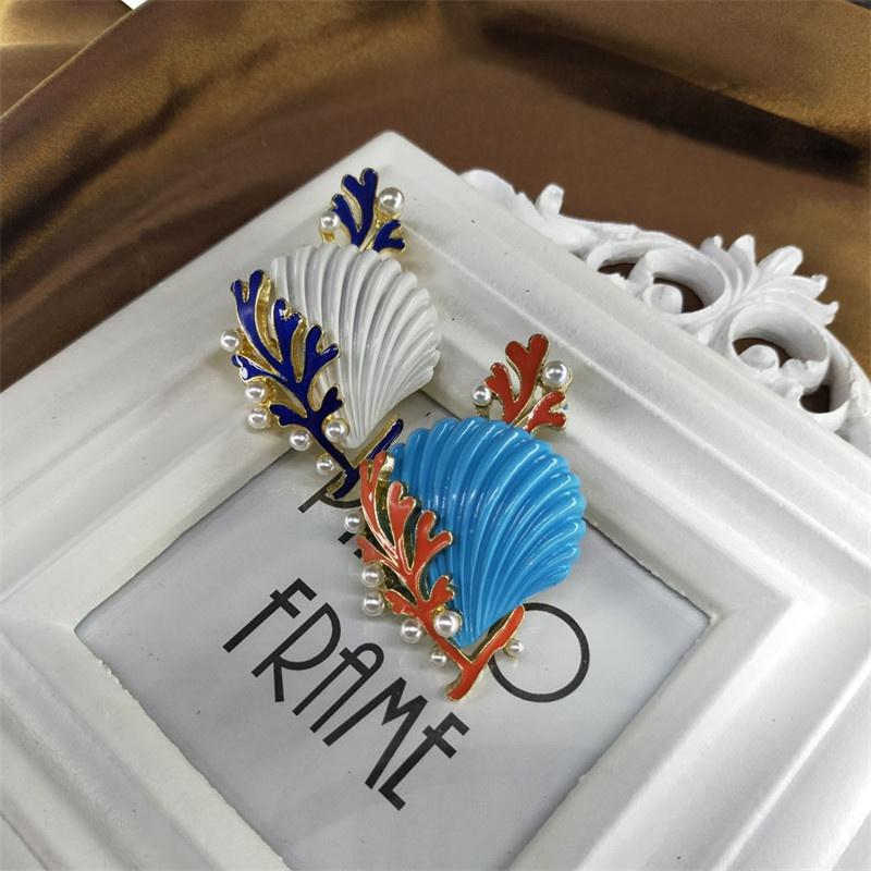 Cute Unique Design Enamel Jewelry Small Simulated Pearl Coral Shell Brooches Women Accessories Shirt Pins