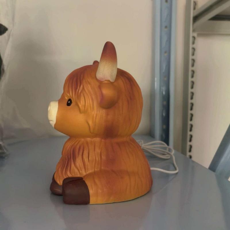 Cattle Highland Table Lamp Resin Night Light Bedside Desk Home Decor Whimsical Rustic Cozy For Animal Lovers Kids Holidays Gift