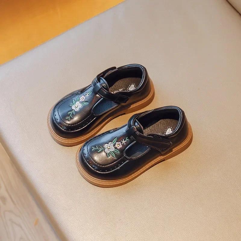 

Girls Embroidery Shoes Leather Fashion PU Non-slip Casual Kids Princess Shoes Spring Autumn School Mid To Large Children CN35 insole21.2 cm чорний
