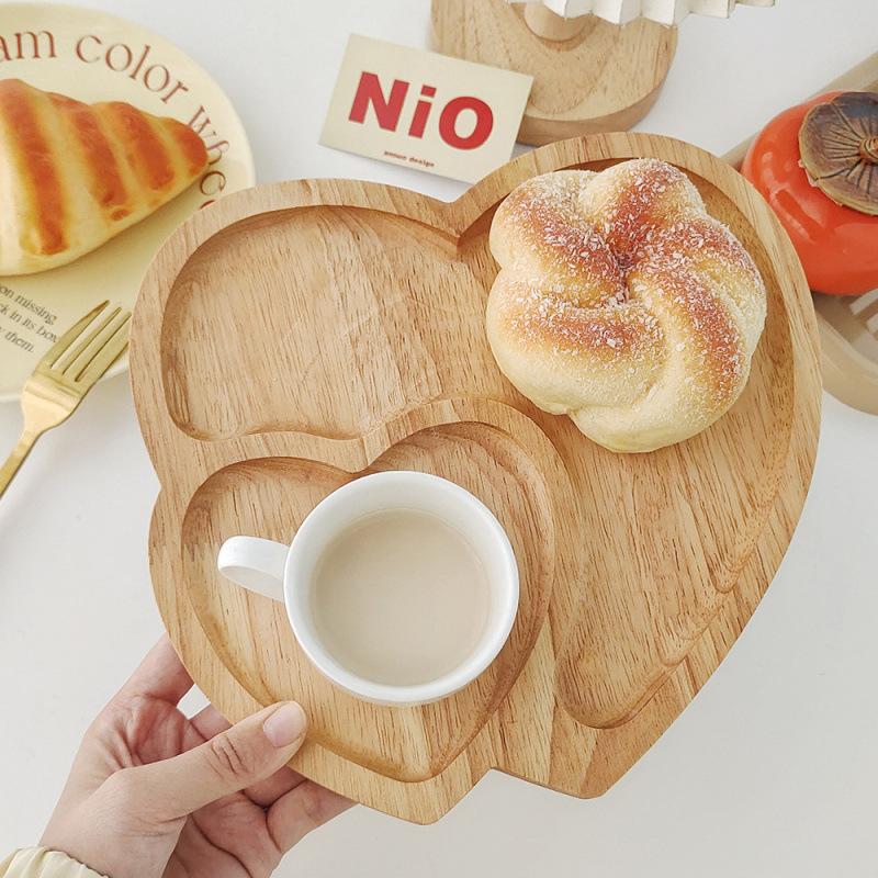Creative Wooden Serving Tray Heart Shaped Cheese Board Salad Cake Plate Simple Snacks Candies Fruits Trays Decoration Home Decor