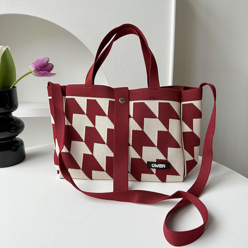 

Korean Black & White Arrow Knit Crossbody Handbag - Versatile, Large Capacity, Casual Style Women s Bag