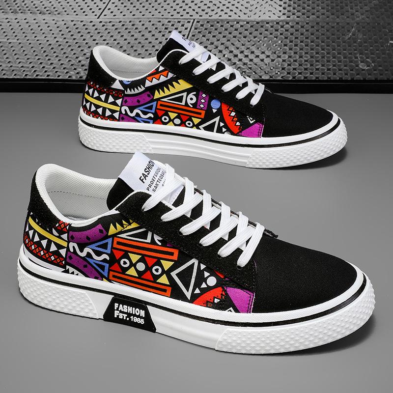 

Мужская обувь лето новая легкая парусиновая обувь дышащая модная парусиновая обувь универсальная трендовая обувь корейская версия забавная граффити парусиновая обувь мужская 39 чёрный