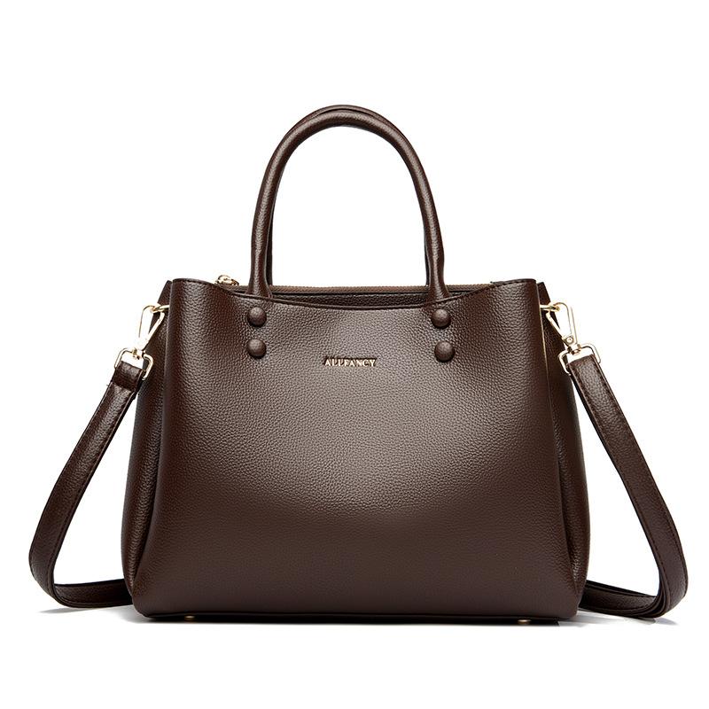 

Простая и стильная сумочка, наплечная сумка, сумка-мессенджер темно-коричневого