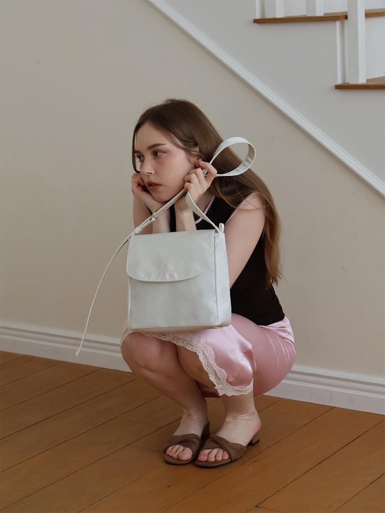 Meheu Leah Nylon Bag (Cream)
