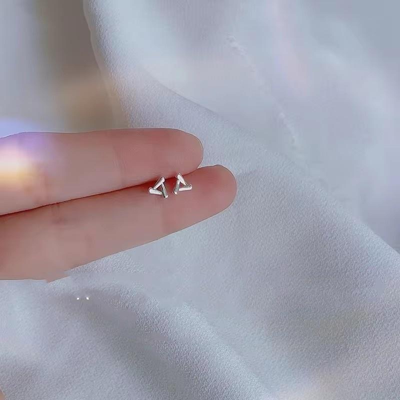 

Korean Mini Small Heart Stars Stud Earrings For Women Student Teen Simple Tiny Minimalist Silver Color Ear Piercing Jewelry 1 Pair