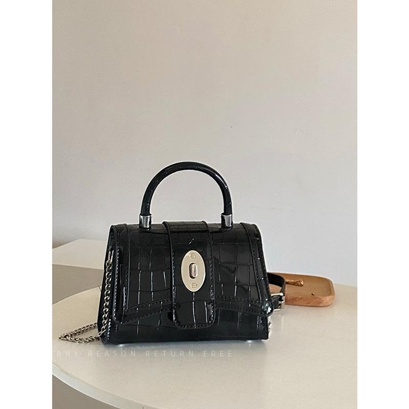 

Сумка женская 2024 года новая высококачественная сумка-паровоз Spice Girl с рисунком из кожи аллигатора темная серия сумка-мессенджер через плечо чёрный