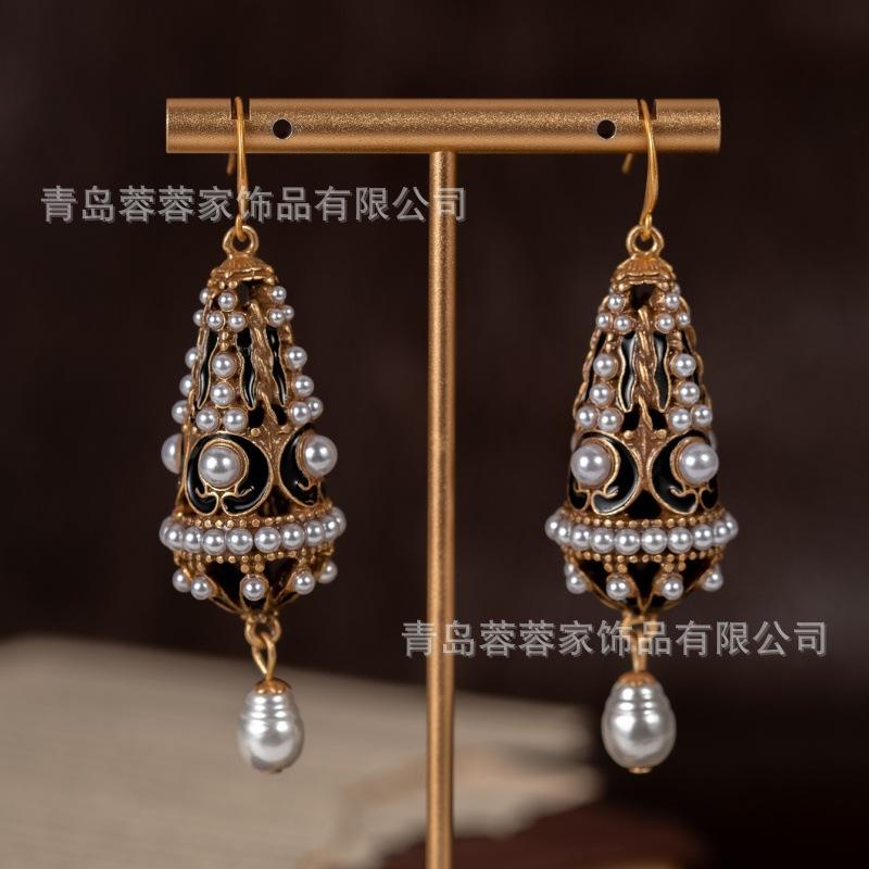 

Серьги в винтажном стиле с инкрустацией жемчугом, легкая роскошь, нишевые, высококачественные, атмосферные, художественные подвески
