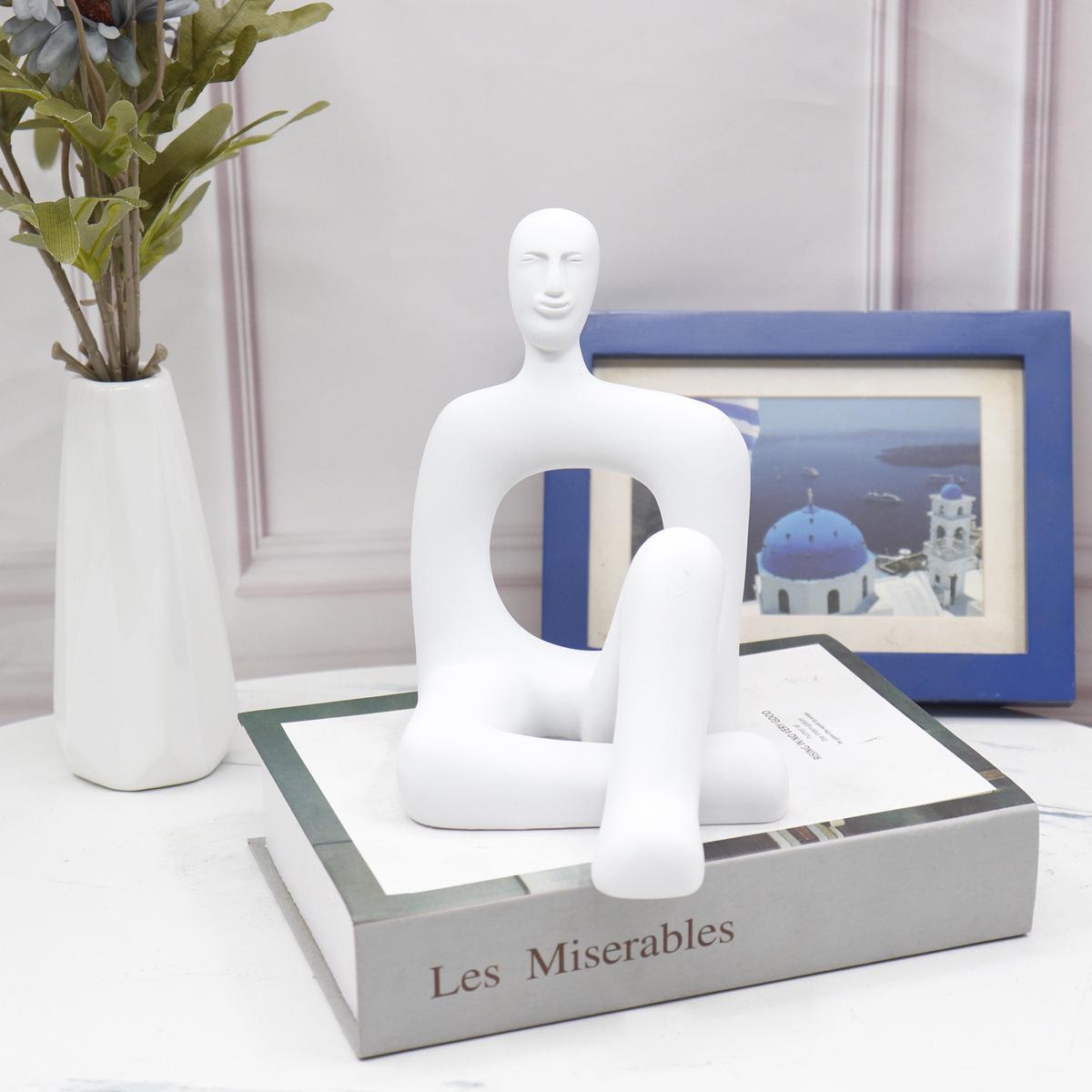 

Минималистичная фигурка из смолы, сидящая, для украшения офиса или дома 185x120x180mm белый