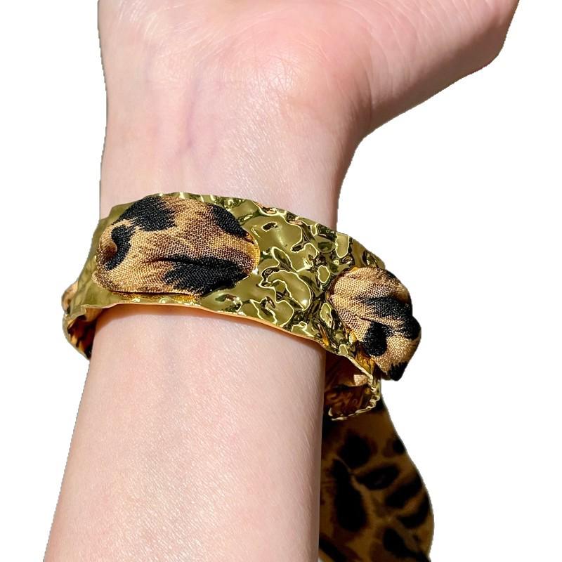 Y2K Leopard Print Ribbon Metal Bracelet - Women's Retro European Style Fashion Accessory.
