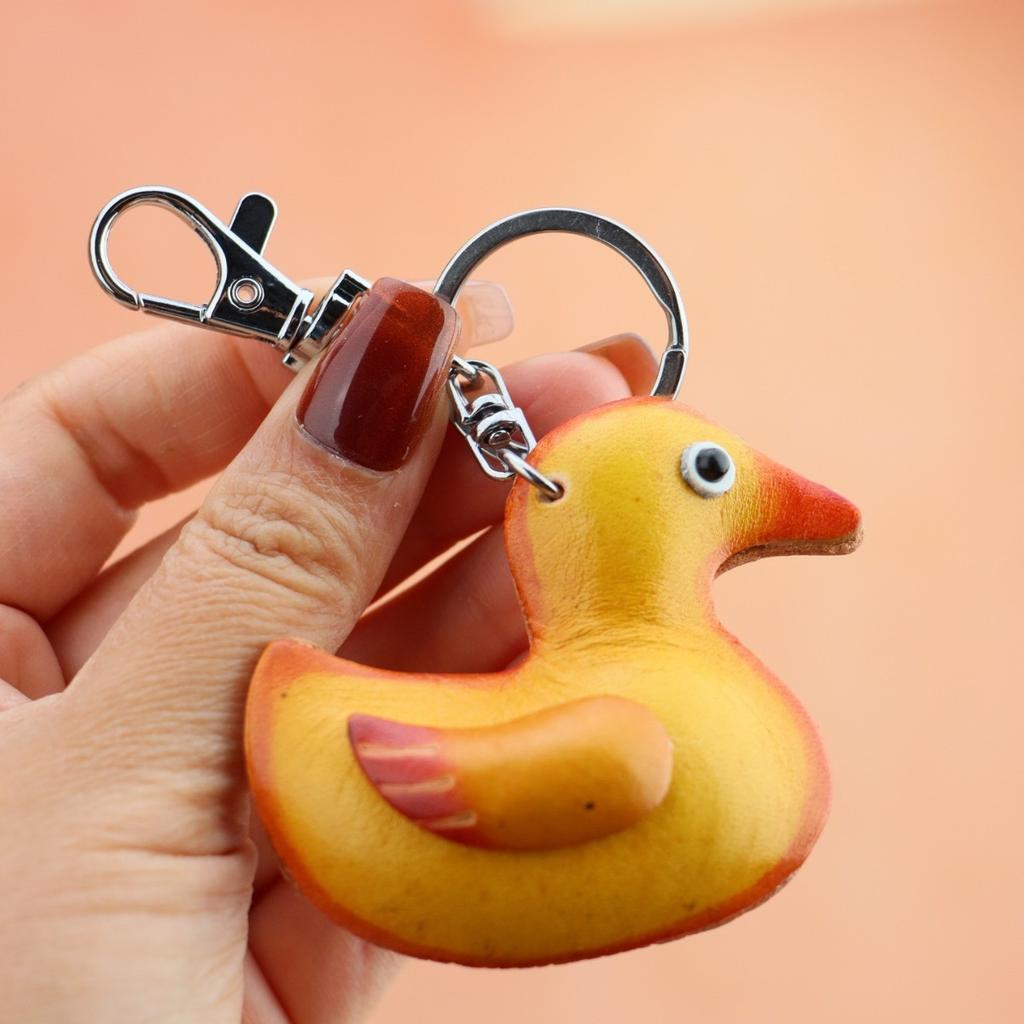 First Layer Cowhide Small Yellow Duck Keychain Pendant, Locomotive Car Key Chain Accessories, Bag Pendant, Cute Little Gift.
