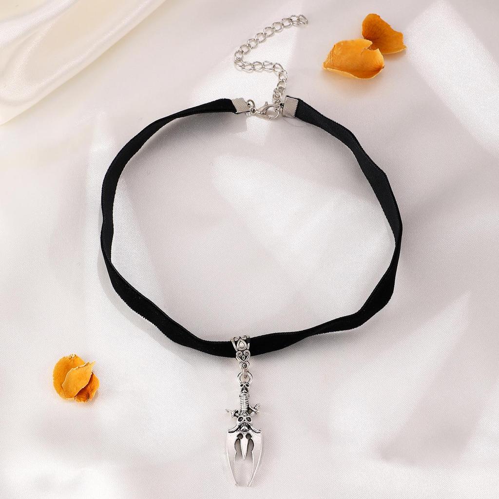 Creative Velvet Snake-Shaped Flower Collar Necklace - Black