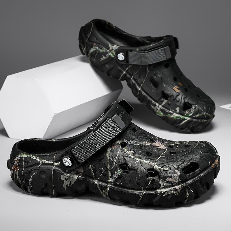 Men's Sandals Non-slip Textured Sole EVA Clogs with Adjustable Strap Durable Outdoor Daily Wear Slippers