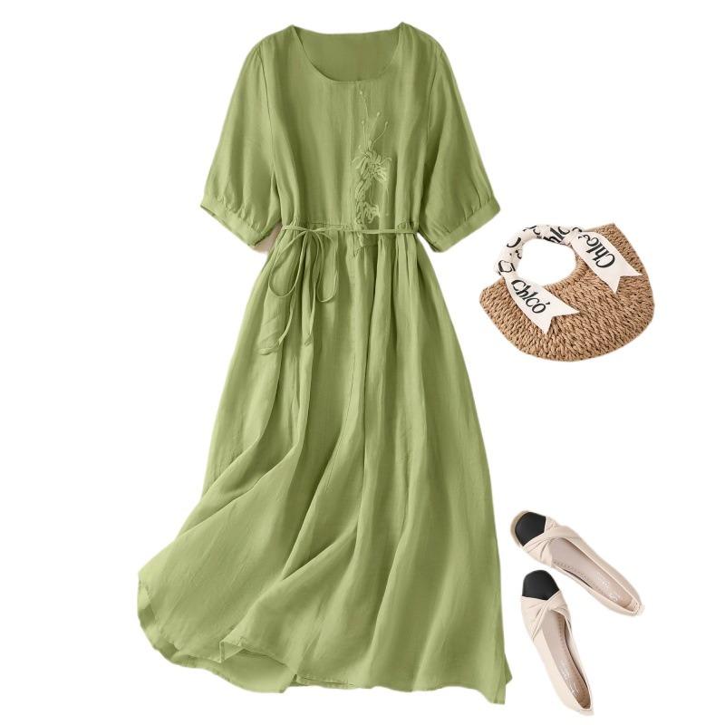 Real Shot Summer New Literary Loose Embroidery Flower Round Neck Short-sleeved Dress Women's Medium and Long