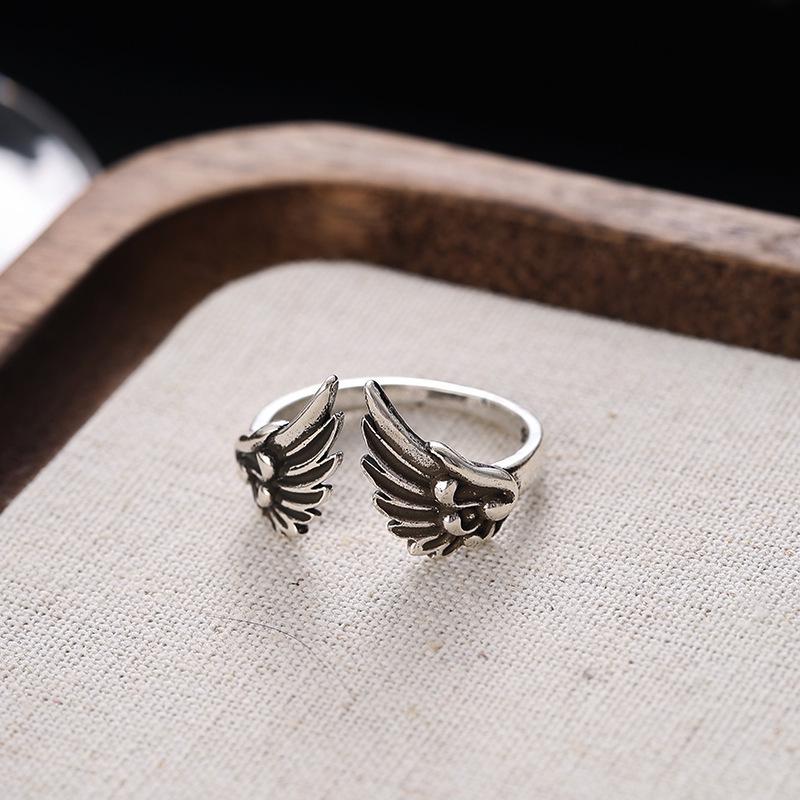 Anello Ala d'Angelo con Piume Retrò - Semplice, Lussuoso, Versatile - Best Seller su Xiaohongshu