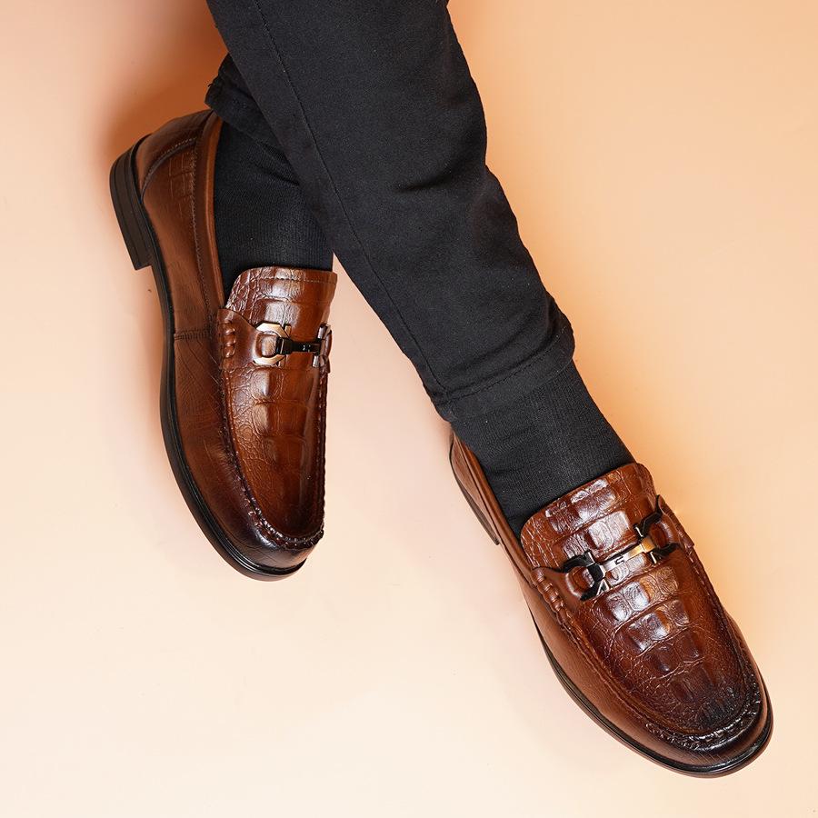 

Spring new men s loafers business casual shoes men s foot fashion leather shoes low-top cowhide beanie shoes men s trend 43 коричневий