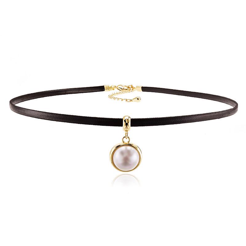 Elegant Black Choker with Artificial Pearl - Fashionable Women's Short Clavicle Necklace