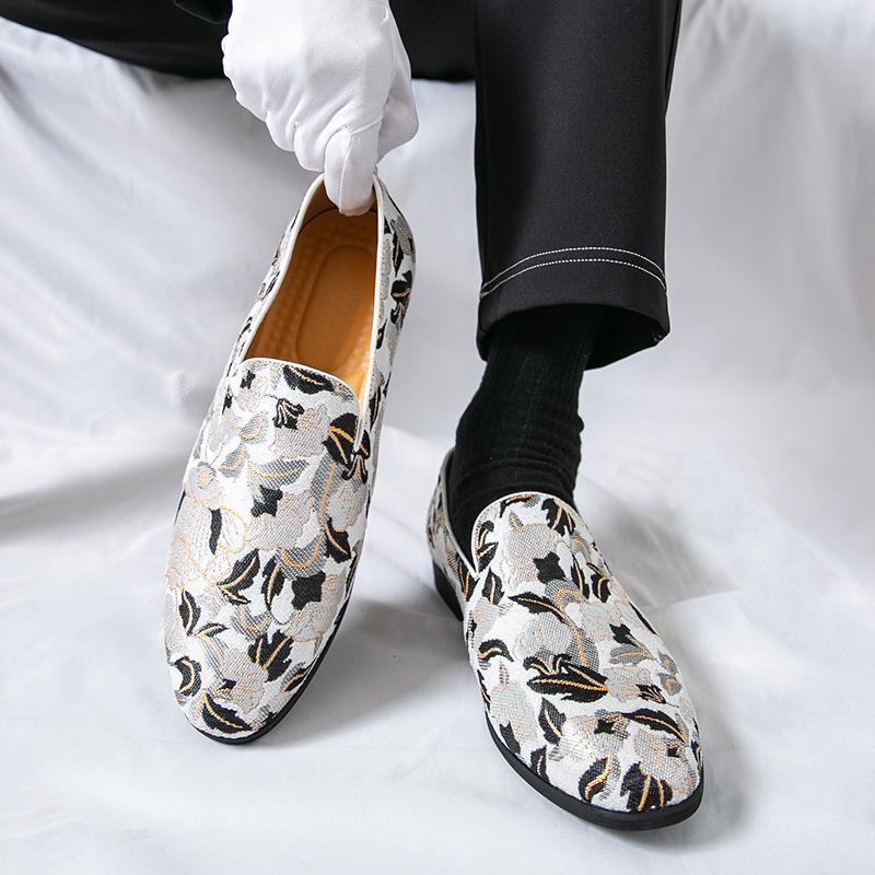 Men’s Printed Flats Loafers Dress Monks Shoes Men Slip on Pointed Toe Tuxedo Rock Club Shoes Plus Size
