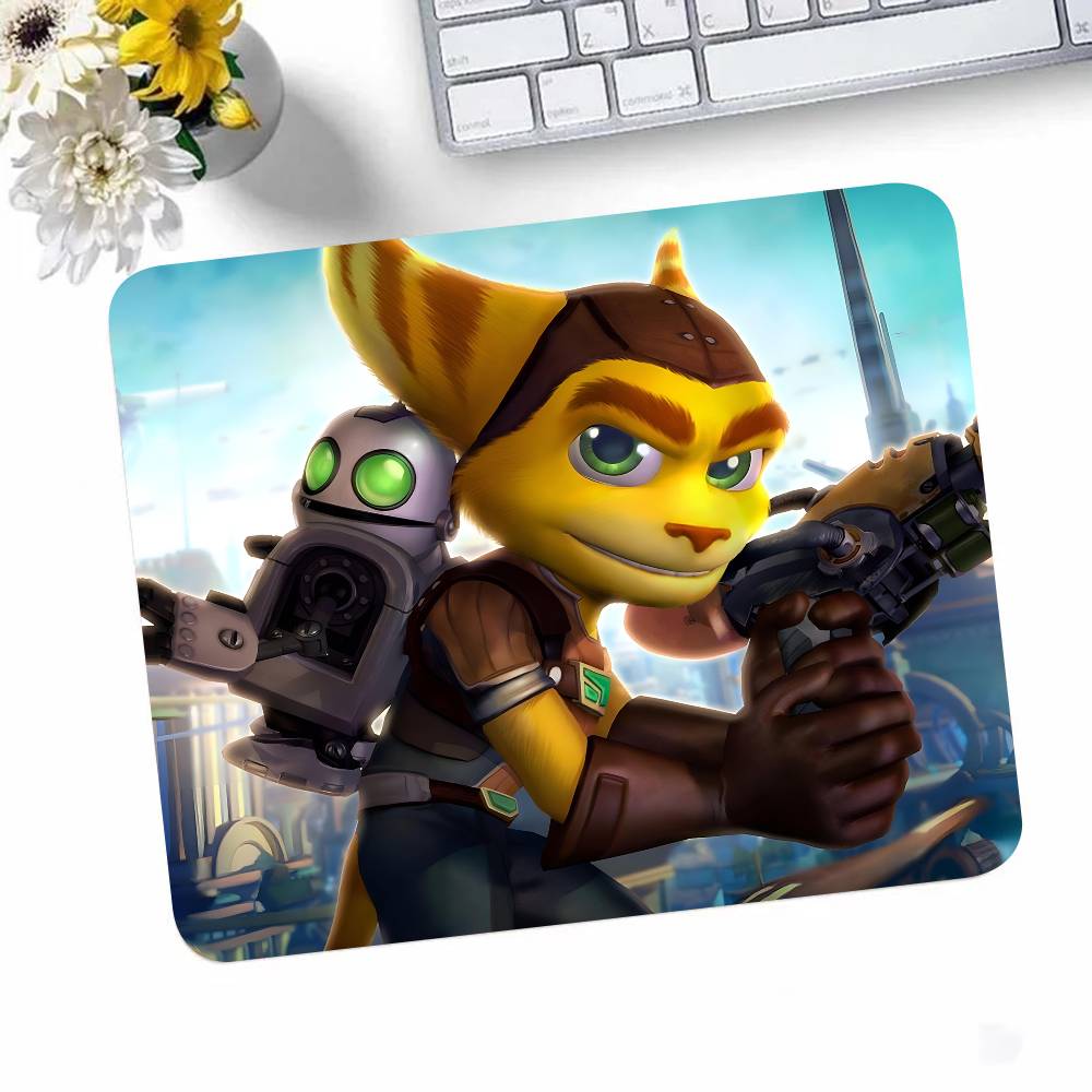 Ratchet And Clank Rift Apart Game Mousepad Small LockEdge Mouse Pad For Gamers Computer Desk Pad Rectangular Anti-slip Rubber