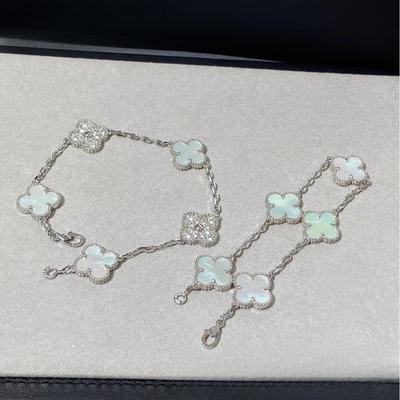 Bracciale Fiore di Trifoglio Madreperla Bianca Agata Naturale Antisbiadimento Bracciale Trifoglio a Quattro Foglie