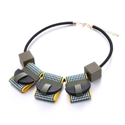 JMXD-Exaggerated Wood Bead Necklace Steps Into Accessories New Fashion Jewelry Pu Leather Pendant Cover