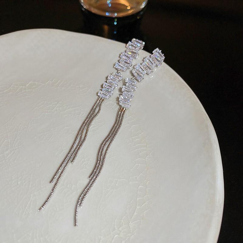 Silver Needle Rhinestone Leaf Tassel Stud Earrings for Women - Elegant, Fashionable, Niche Design Jewelry with a Luxurious Feel