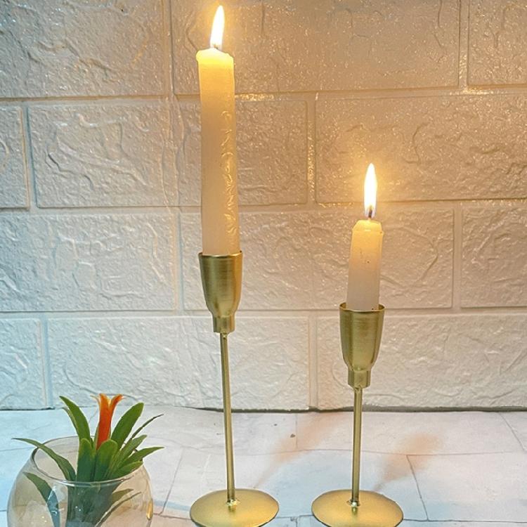 Artisanal Iron Candlestick Holder Candle Holder for Elegant Home Styling Rustics Candle Stand Bedroom Enhancers