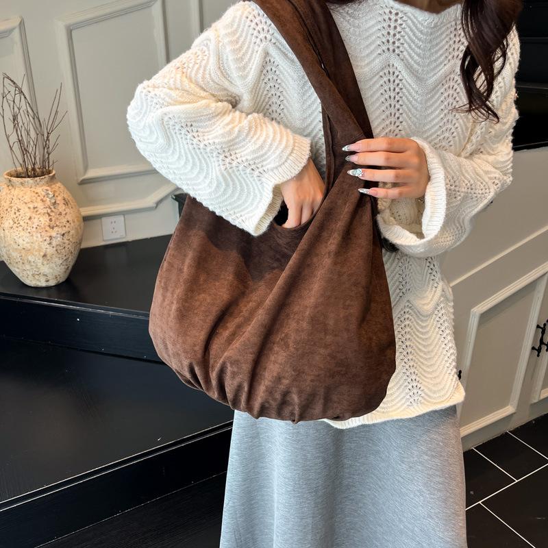 Korean large-capacity lazy wind tote bag women's niche design commuting leisure relaxation shoulder armpit bag
