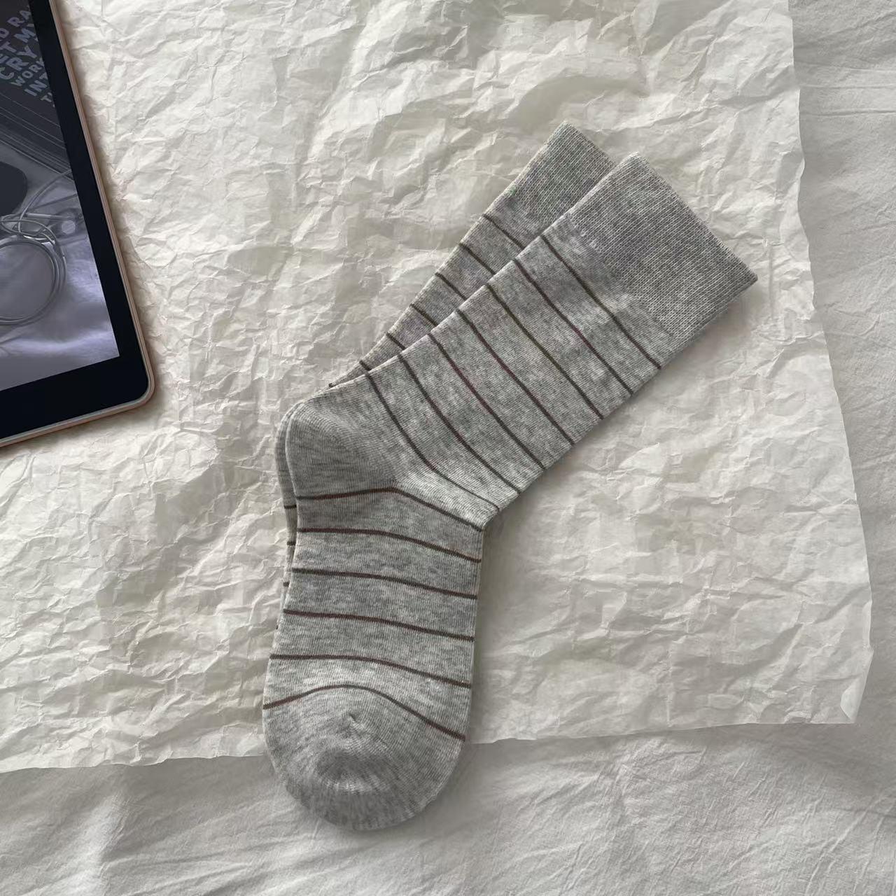 

Женские ретро цветные блочные полосатые гольфы до середины икры - Осень/Зима Корейский стиль Универсальная одежда One Size (Retail Display)