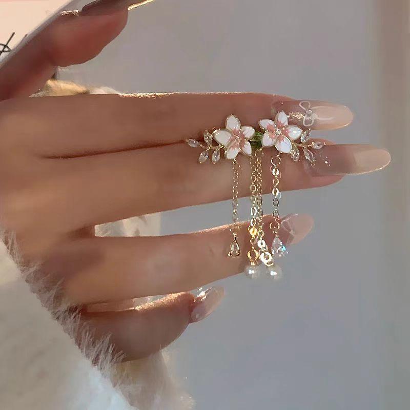 Diamond-set Flower Pearl Fringed Earrings, Fashionable and Sweet, Small and Fresh Earrings, Light Luxury Temperament Design, Earrings for Women