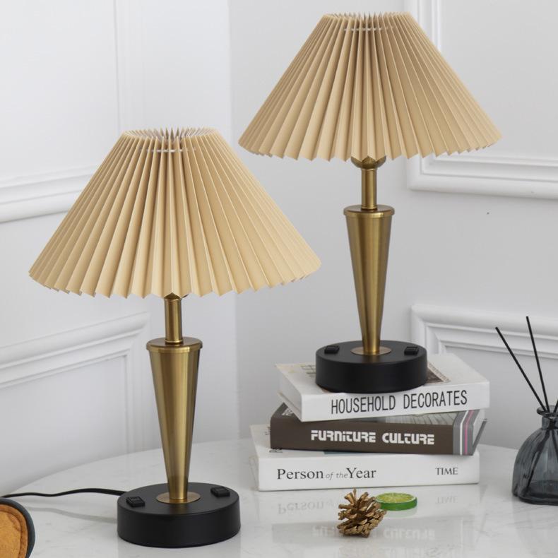 Luxe Scandinavische Creatieve Tafellamp Vintage Nachtkastlamp Meisjeshart Decor Nachtlampje voor Woonkamer Slaapkamer Hotel