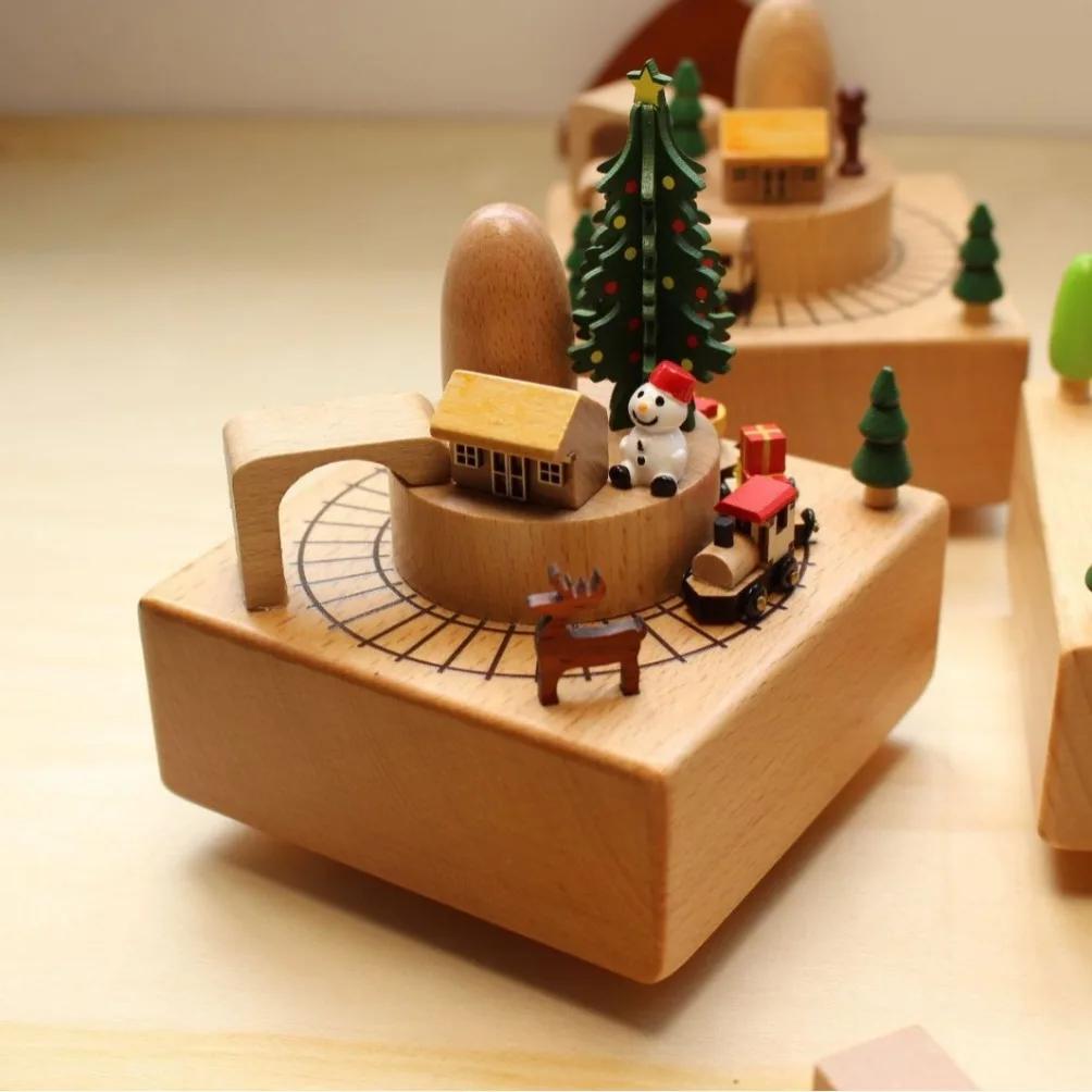 Wooden Carousel Music Box Retro Ornaments Cartoon Hand Cranked Musical Box for Christmas Birthday Gifts Desk Decoration Ornament