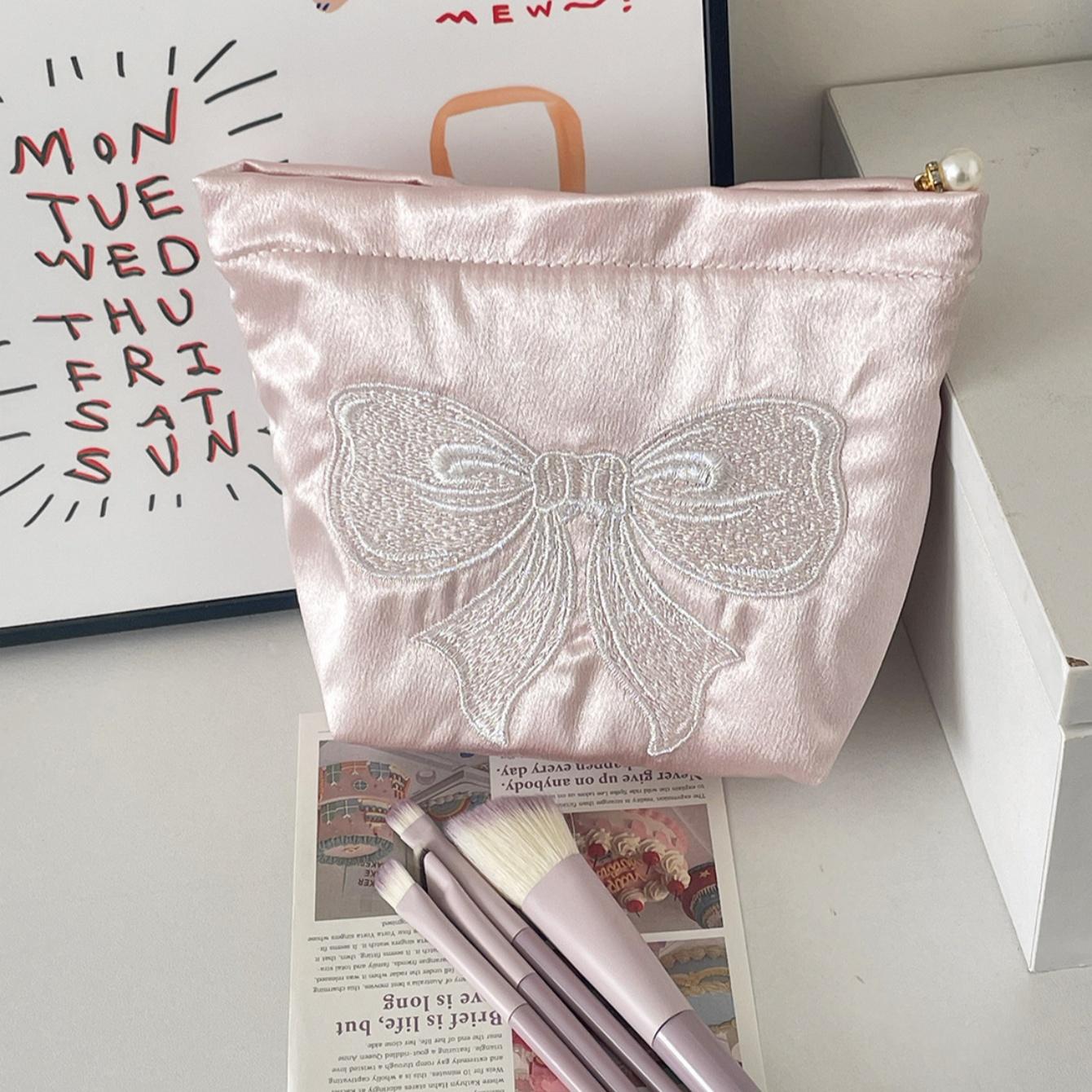 Embroidered Bow Makeup Bag. Small Item Storage. Portable Handbag, Essential Storage Bag for Business Travel and Shopping