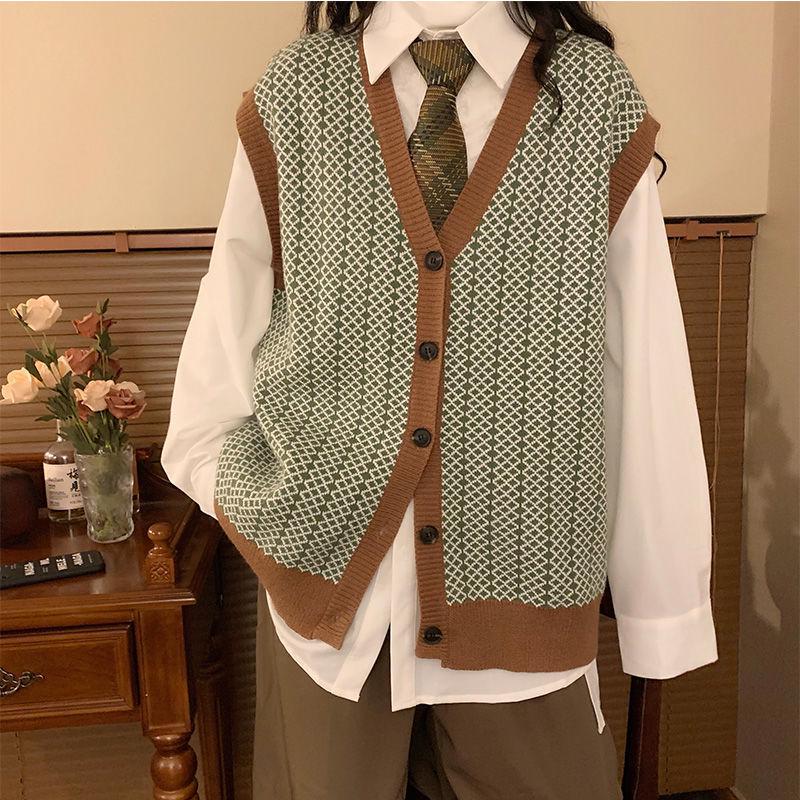 Women's Japanese-Style Green Plaid Sleeveless Cardigan: Retro Spring/Autumn Casual Vest