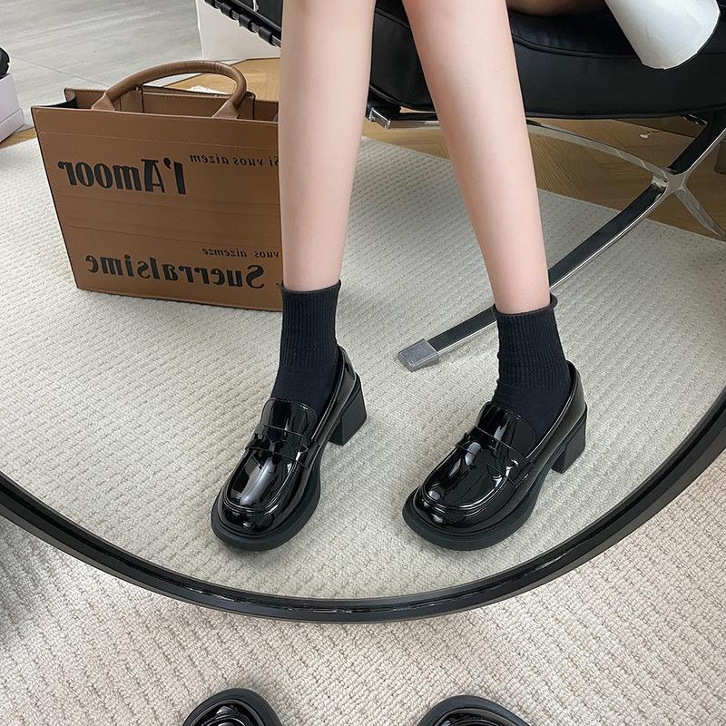 2025 spring women's love high heel thick heel small leather shoes Mary Jane retro black British style single shoes retro trend