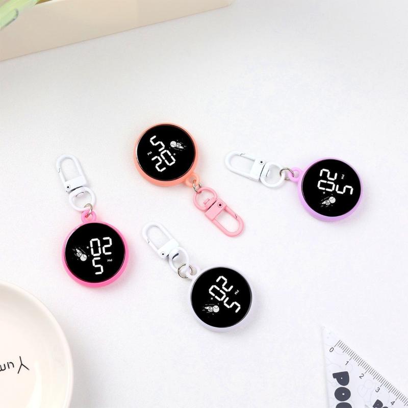 Porte-clés Montre Dessin Animé Étanche Lumineux Affichage Numérique LED Électronique Montre Suspendue Montre de Poche Style Astronaute Horloge