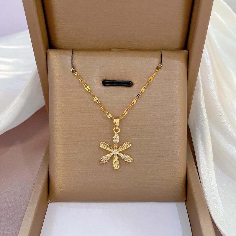 Geometric Popular Elements Luxury Banquet Wedding Necklace Women'S Versatile Clavicle Chain Titanium Steel