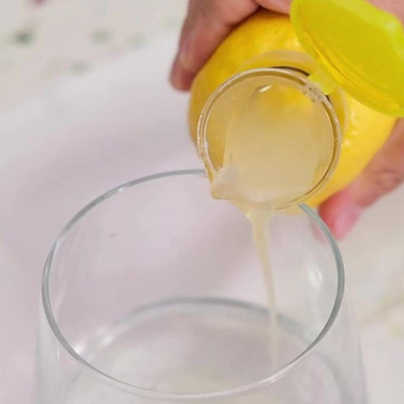 2Pcs Clear Plastic Screw Top Juice Squeezer Lemon Squeezer Kitchen Tool Manual Juice Extractors for Drink Cooking