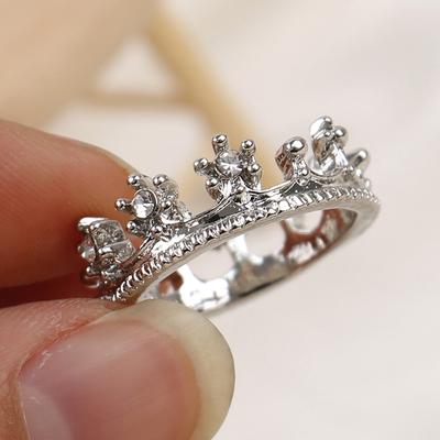 1:12 Puppenhaus Miniatur Mini Metall Krone Prinzessin Kopfschmuck Modell Spielzeug