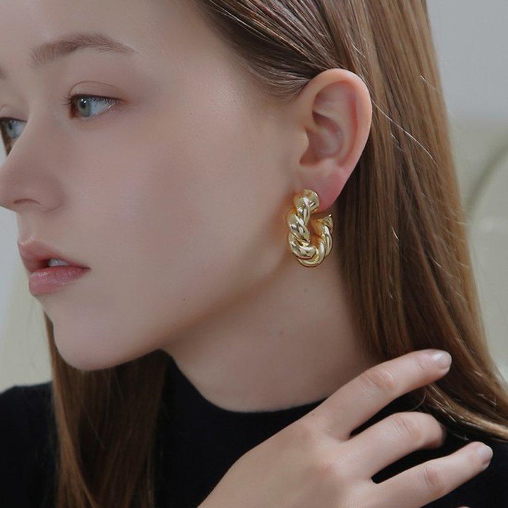 Lunette Twist Bold Earrings