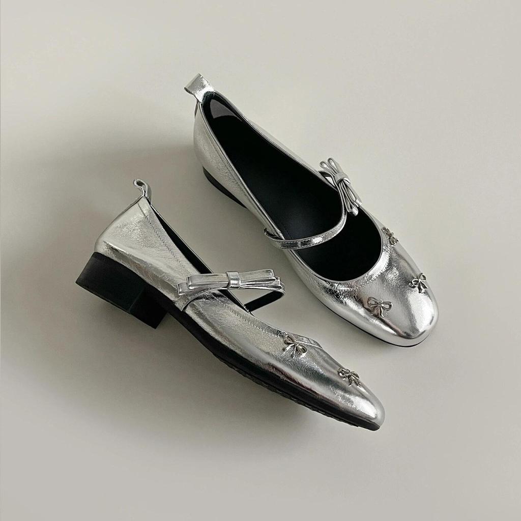 Silberne flachsohlige Einzelschuhe Damen flachmündige Mary Jane Schuhe Ein-Wort-Schnalle Schleife vielseitige kleine Lederschuhe