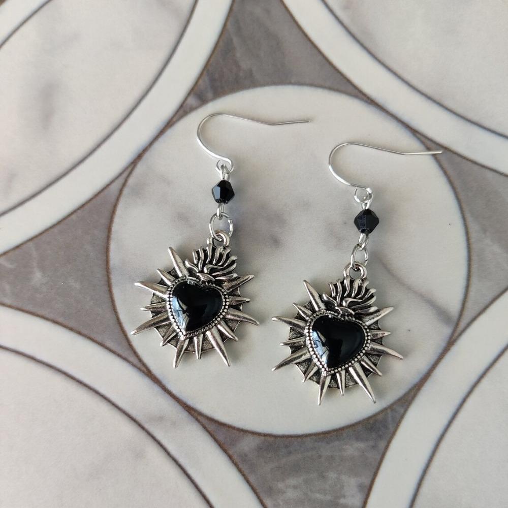 Gothic Retro Sliver Color Flame Sacred Heart Talisman Black Heart Shape Dangle Earrings for Women Hallowmas Party Jewelry Gifts