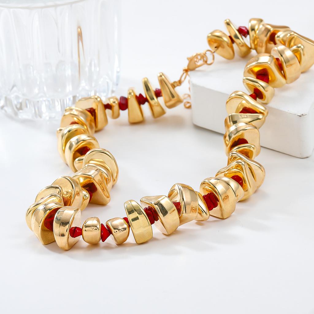 Vintage 2024 Golden New Acrylic Stone Beads Splicing Bracelet And Necklace Set For Women Fashion Jewelry Holiday Party Gifts