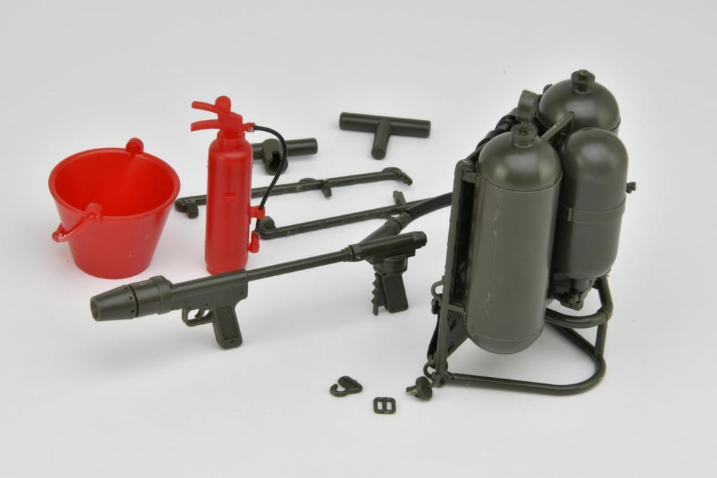 Little Armory LA101 Flamethrower M2 Type Plastic Model