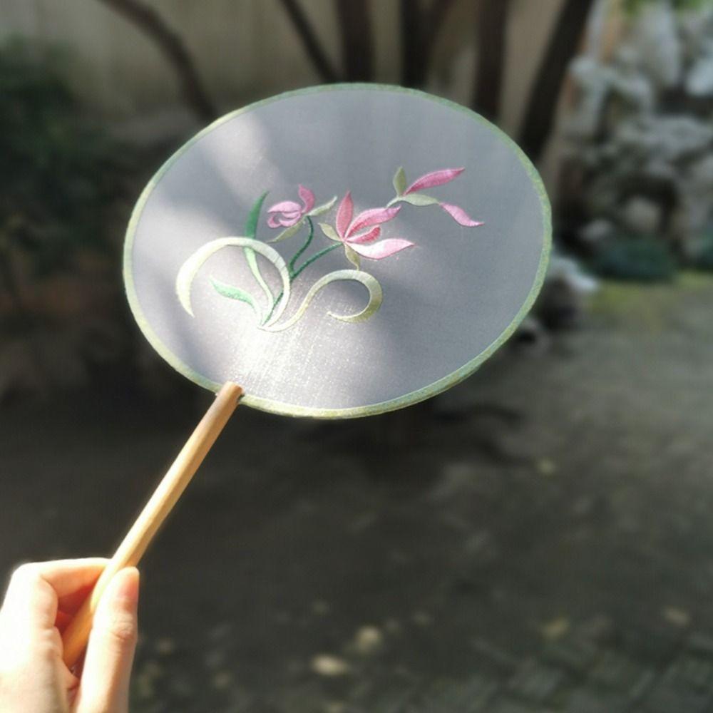 Chinese Style Chinese Style Fan with Pendant Silk Fan HanFu Embroidery Fan  Home Decor