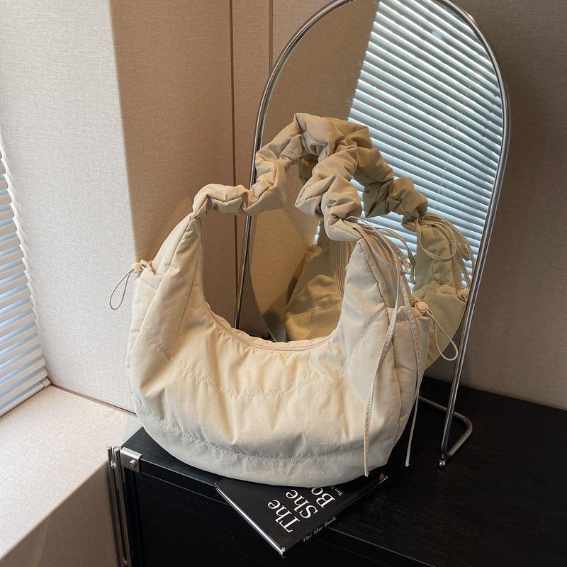 Lazy Wind Bag Women's Large-capacity New Spring and Summer Leisure Niche One-shoulder Crossbody Commuter Dumpling Bag