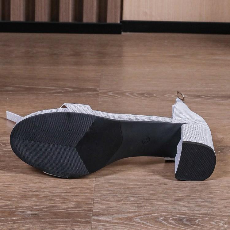 2025 neue Überseehandel offene europäische und amerikanische Stil Übergröße runde Zehenpartie hohl Ein-Wort-Schnalle Damen Sandalen mit hohen Absätzen