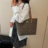Hochwertige Pendlertasche, bedruckte leichte Luxus-Großraumtasche Damen 2026 neue Herbstmode Umhängetasche