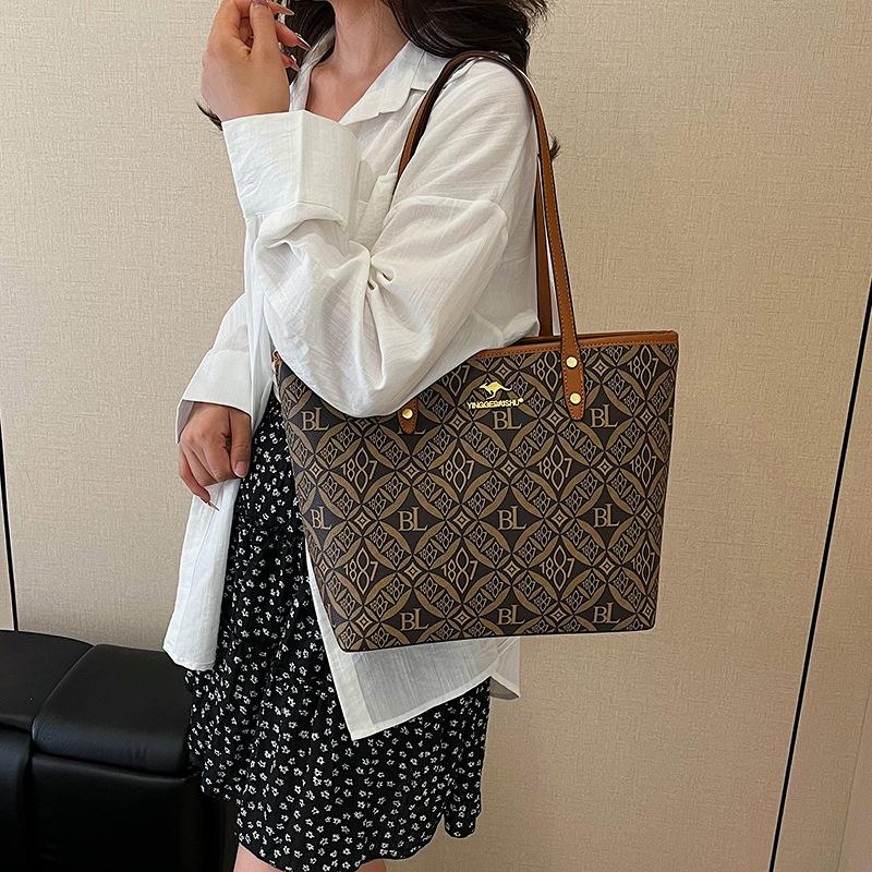 Hochwertige Pendlertasche, bedruckte leichte Luxus-Großraumtasche Damen 2026 neue Herbstmode Umhängetasche